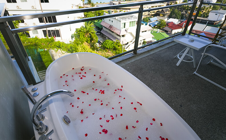 Grand Jacuzzi Deluxe | Sugar Palm Grand Hillside